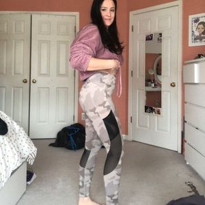 🌟Hollister camo leggings🌟